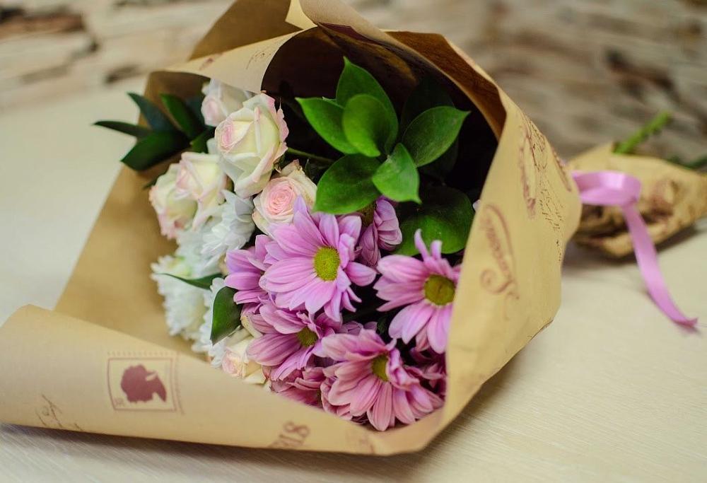 Букет улыбка в Нальчике Букет цветов из: Розы и Хризантемы в Нальчике