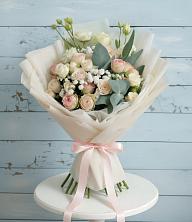 Букет цветов из:  Розы и Лизиантусы в Нальчике