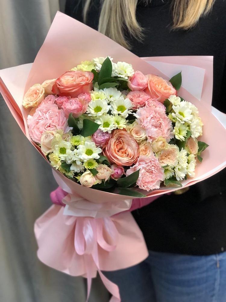 Букет цветов из: Гвоздики, Розы и Хризантемы в Нальчике