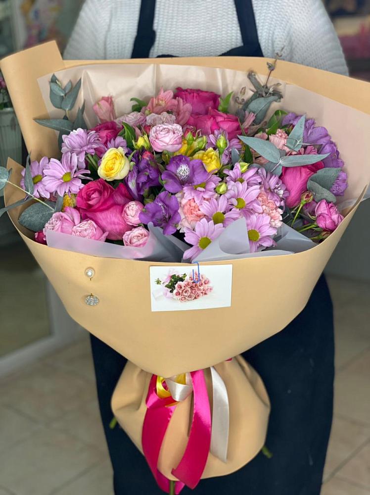 Букет цветов из: Хризантемы, Гвоздики и Альстромерии в Нальчике