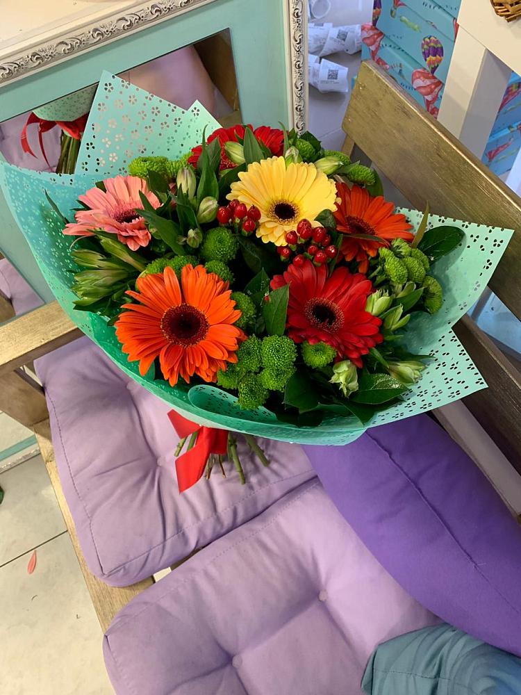 Букет цветов из: Герберы, Хризантемы и Альстромерии в Нальчике