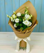 Букет цветов из:  Хризантемы и Лизиантусы в Нальчике