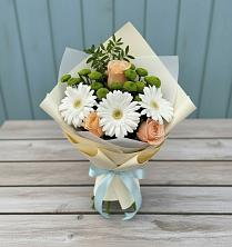 Букет герберы и розы в Нальчике Букет цветов из:  Герберы, Розы и Хризантемы в Нальчике