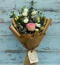 Букет нежный привет в Нальчике Букет цветов из:  Розы и Лизиантусы в Нальчике